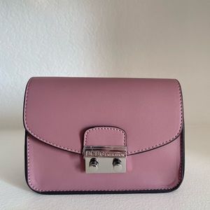 BCBG ROSE CROSSBODY BAG